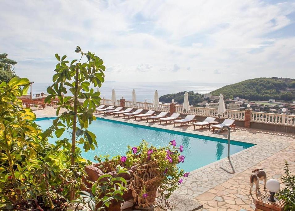 Lovely View Apartments Himara Kültér fotó